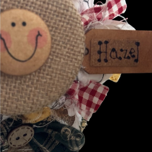 Handmade Farmhouse Scarecrow Flower Arrangement Hilde Hazel Decorative Accent - Picture 4 of 12